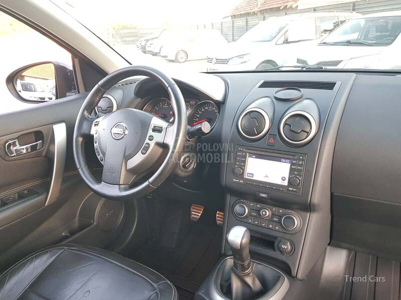 Nissan Qashqai 1.6 b P A N O KOZA