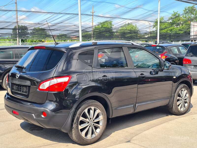 Nissan Qashqai 1.6 b P A N O KOZA
