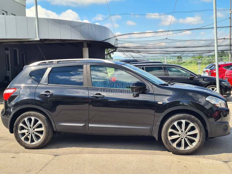 Nissan Qashqai 1.6 b P A N O KOZA