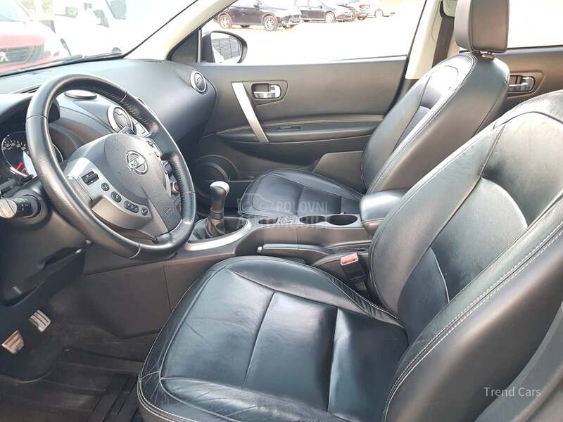 Nissan Qashqai 1.6 b P A N O KOZA