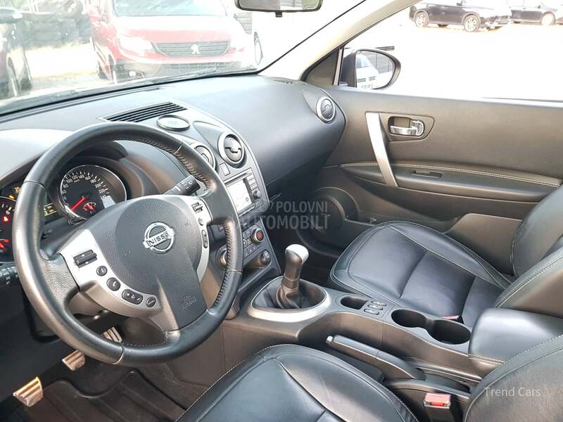 Nissan Qashqai 1.6 b P A N O KOZA