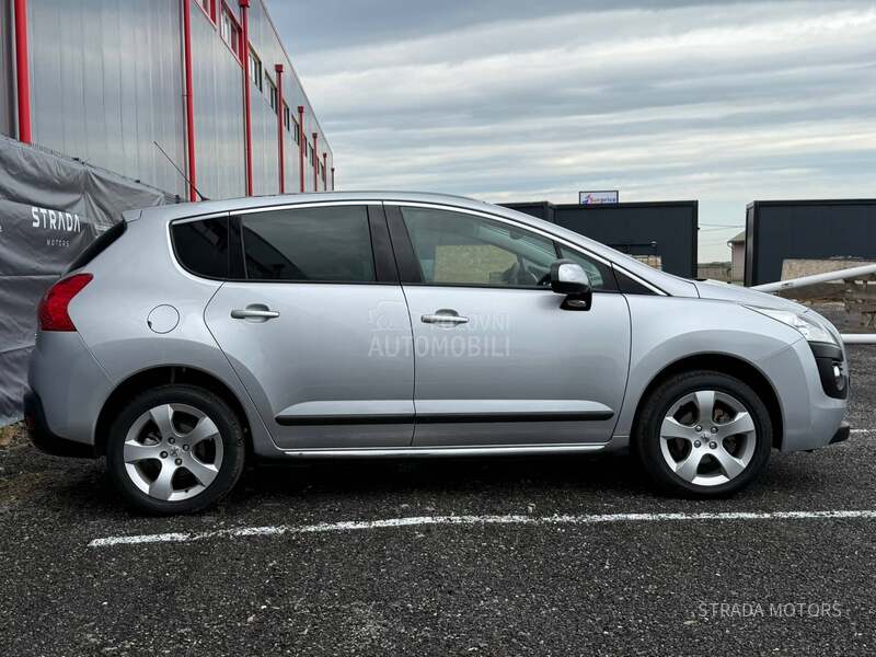 Peugeot 3008 1.6 E HDI NAVY PANO