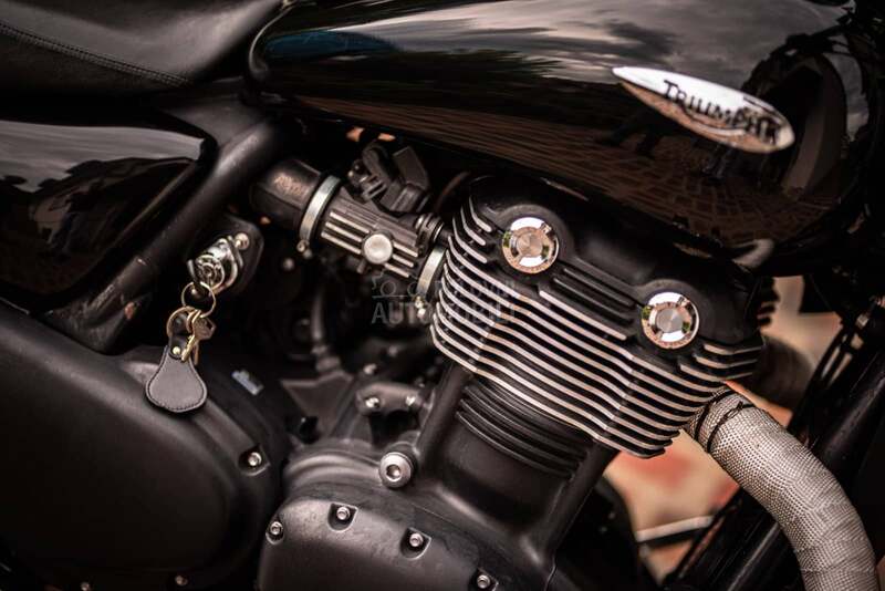 Triumph Thunderbird Storm