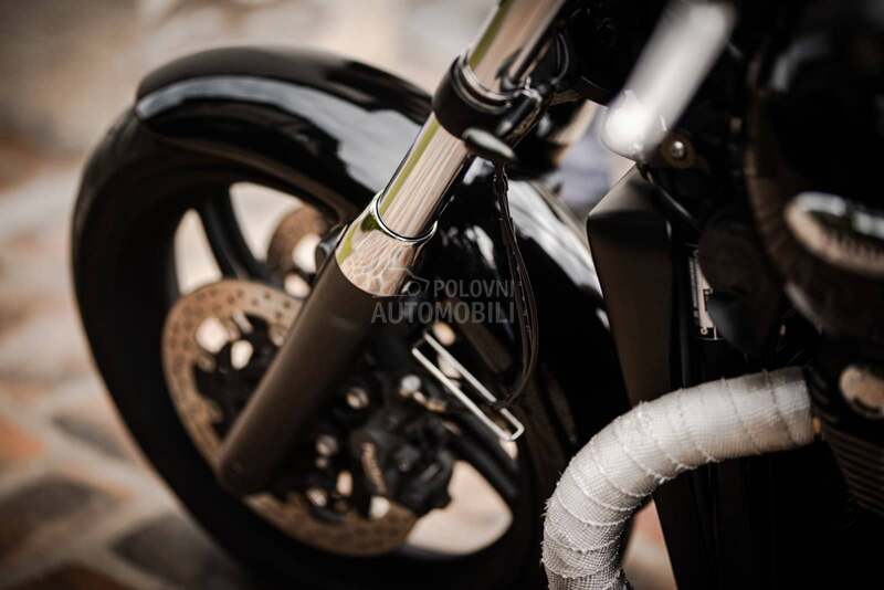 Triumph Thunderbird Storm