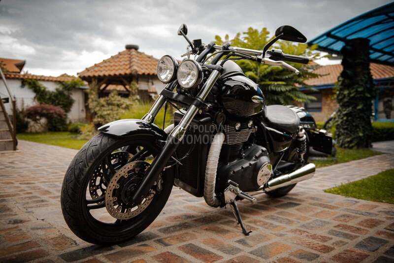 Triumph Thunderbird Storm
