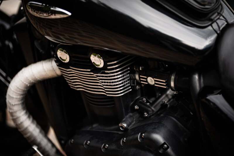 Triumph Thunderbird Storm