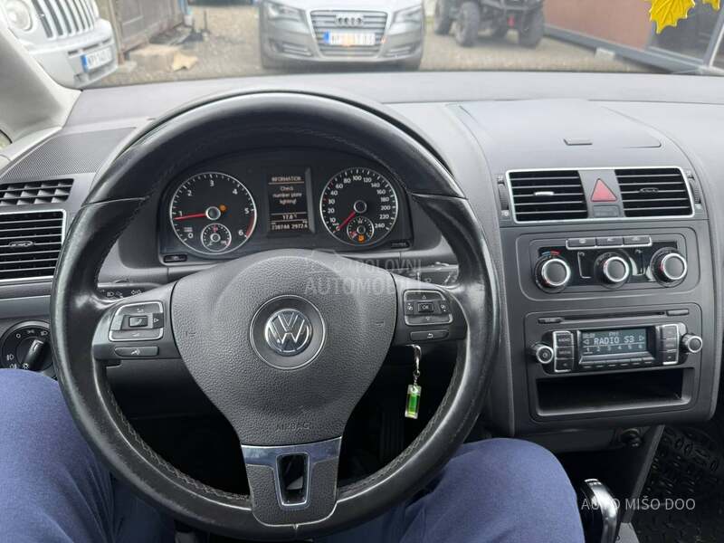 Volkswagen Touran 1,6tdi DSG