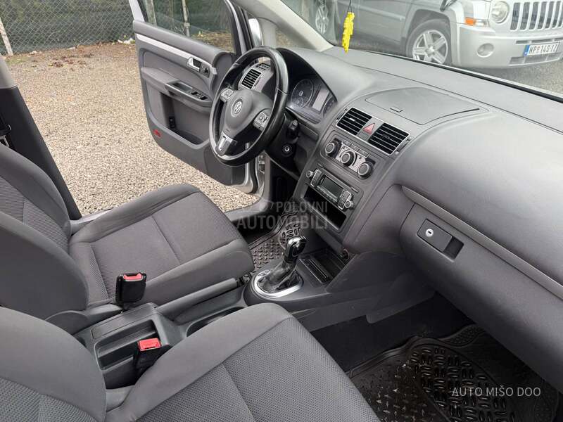 Volkswagen Touran 1,6tdi DSG