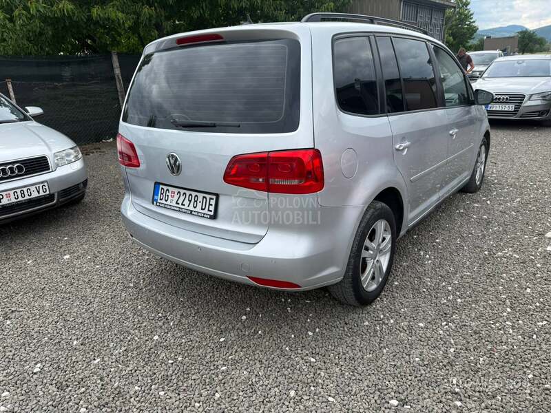 Volkswagen Touran 1,6tdi DSG
