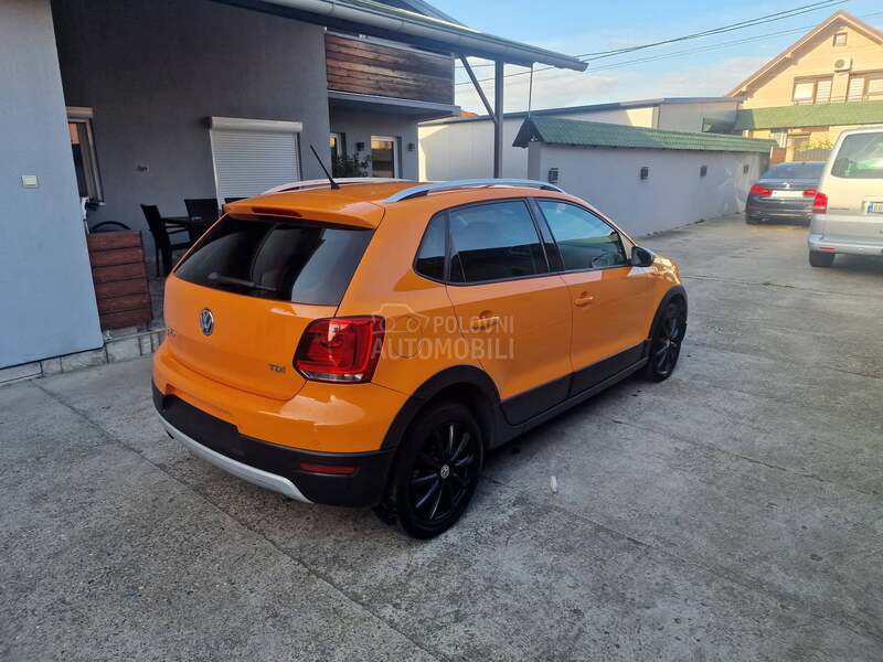 Volkswagen Polo 1.6 TDI DSG CROSS