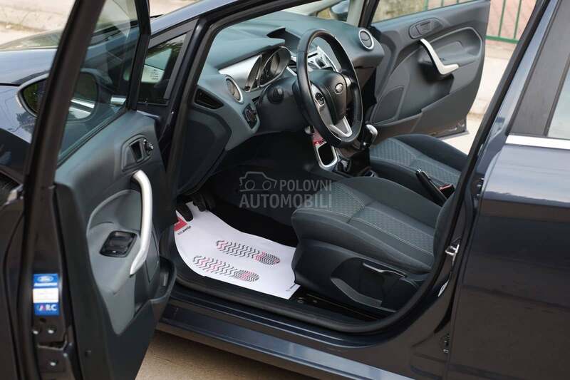 Ford Fiesta 1.4i 134000 TITANIUM