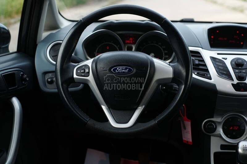 Ford Fiesta 1.4i 134000 TITANIUM