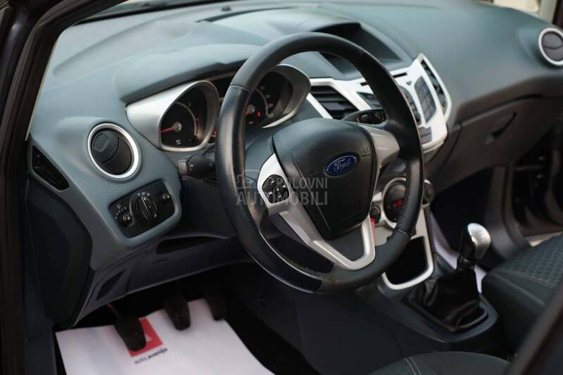 Ford Fiesta 1.4i 134000 TITANIUM