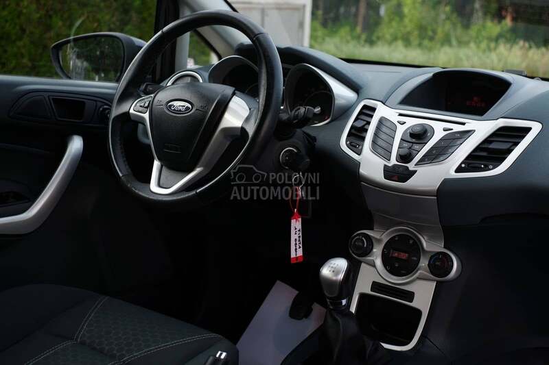Ford Fiesta 1.4i 134000 TITANIUM