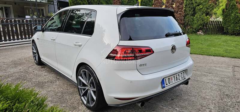 Volkswagen Golf 7 GTI DSG