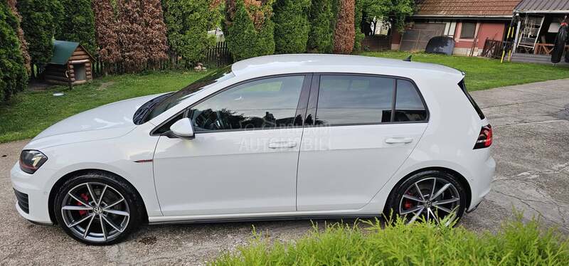Volkswagen Golf 7 GTI DSG