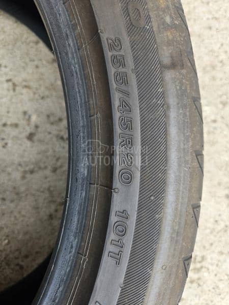Bridgestone 255/45 R20 Letnja