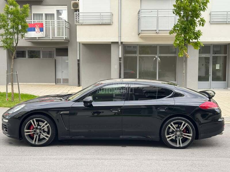 Porsche Panamera 