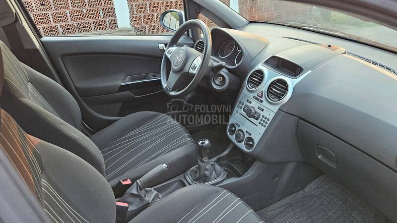 Opel Corsa D 1.2 16V  78.000k.m.
