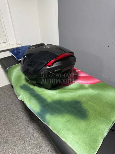 Kofer yamaha 39 l za xmax