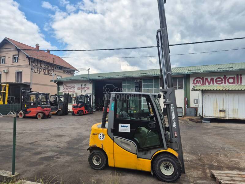 Jungheinrich 3 tone Triplex