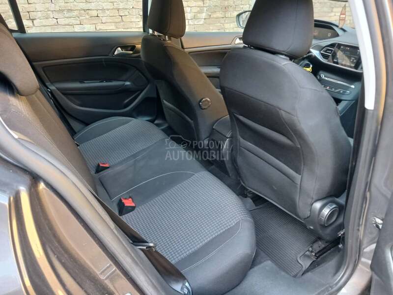 Peugeot 308 virtual
