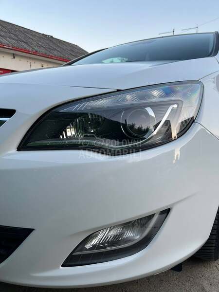 Opel Astra J OPC line O P I S