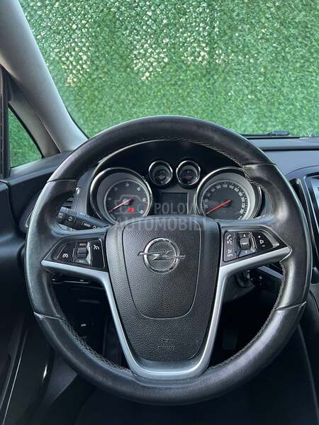 Opel Astra J OPC line O P I S