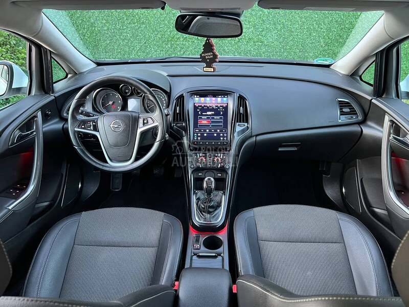 Opel Astra J OPC line O P I S