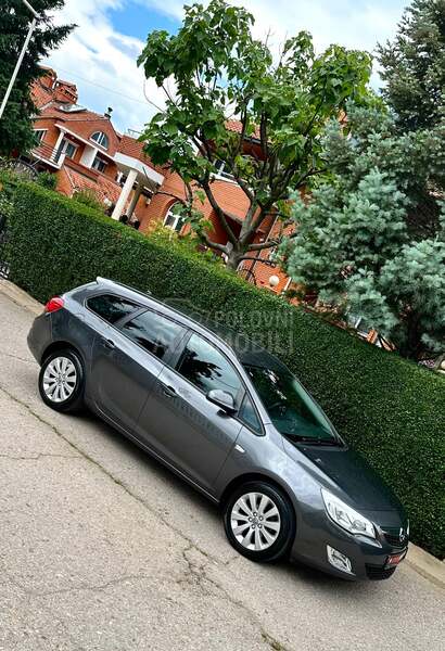 Opel Astra J ENJOY CH