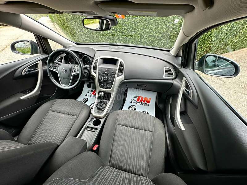 Opel Astra J ENJOY CH