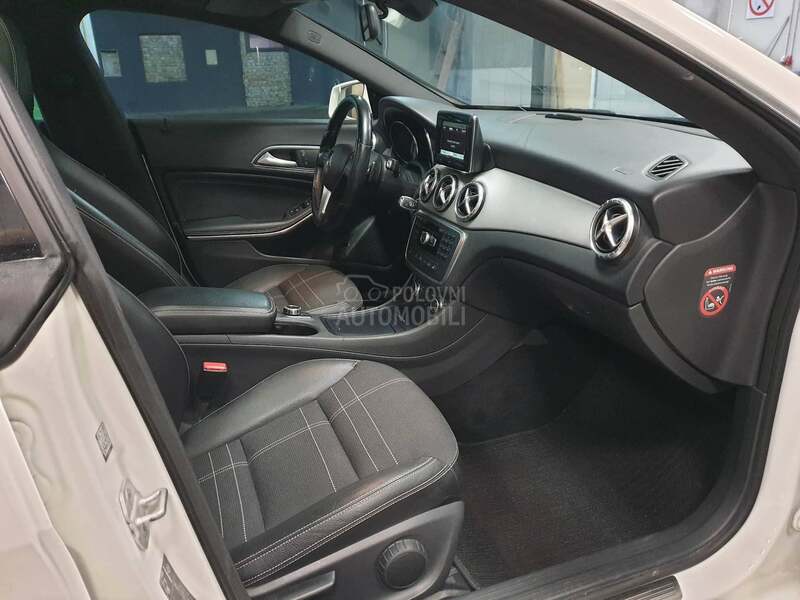 Mercedes Benz CLA 200 CDI Pano/Led/7G