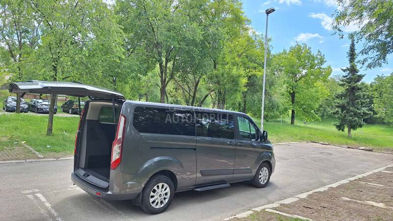 Ford Transit Custom Tourneo
