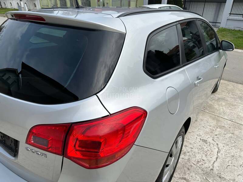 Opel Astra J 1.4 16V L.P.G