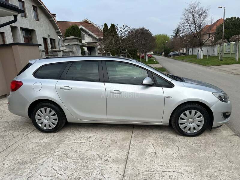 Opel Astra J 1.4 16V L.P.G