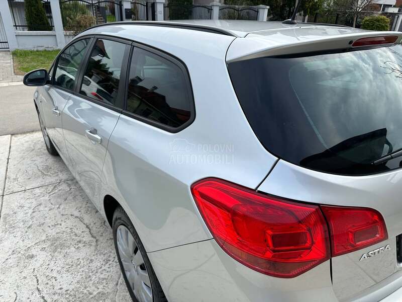 Opel Astra J 1.4 16V L.P.G