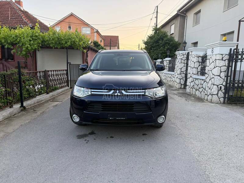 Mitsubishi Outlander 2.2 D 7 SED CH