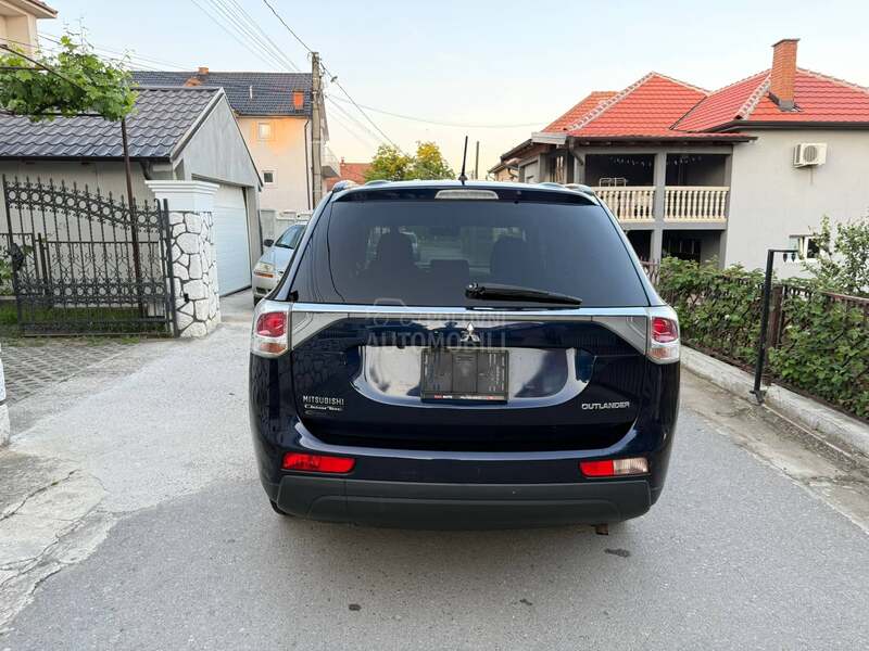 Mitsubishi Outlander 2.2 D 7 SED CH