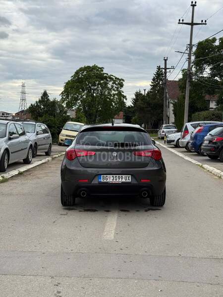Alfa Romeo Giulietta 2.0 Jtdm Dinstinctiv