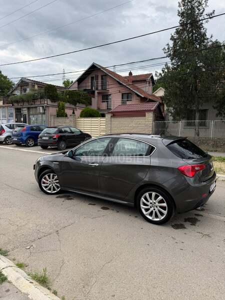 Alfa Romeo Giulietta 2.0 Jtdm Dinstinctiv