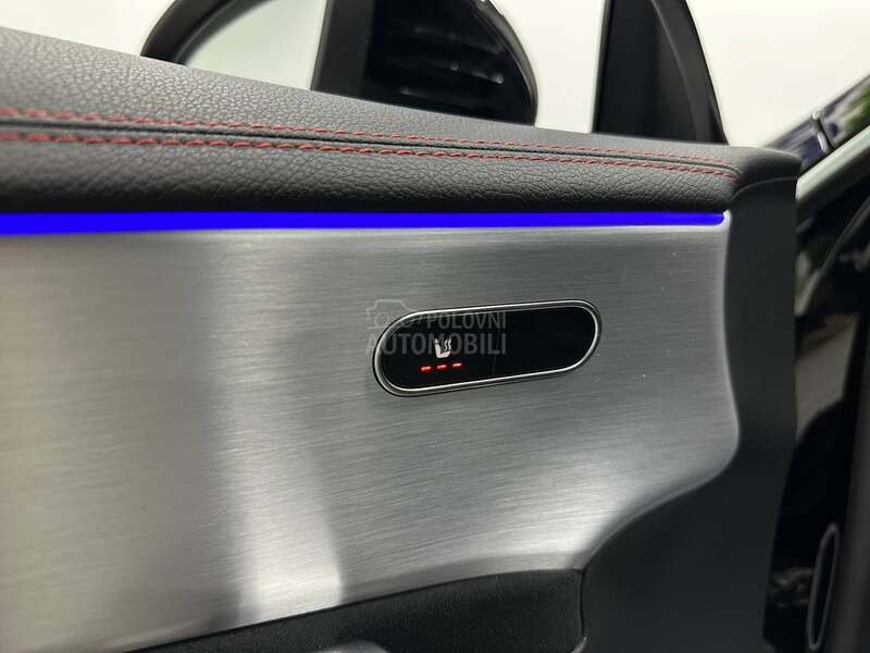 Mercedes Benz CLA 200 AMG LINE PAN AMB