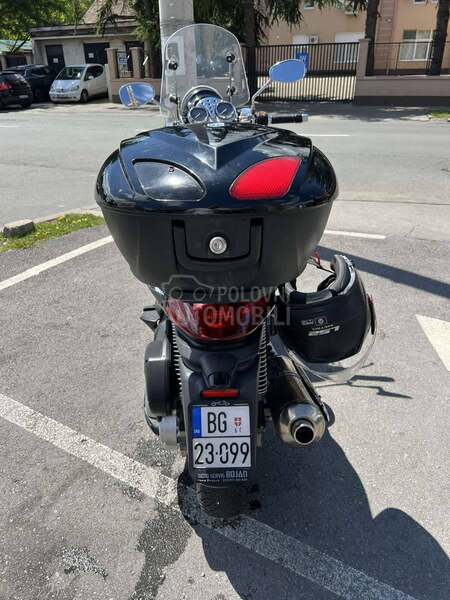 Piaggio Beverly Cruiser
