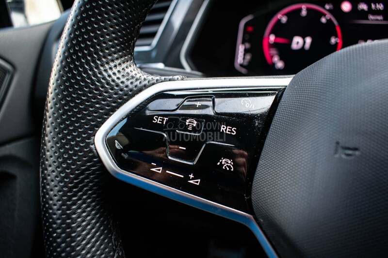 Volkswagen Tiguan 2.0TDI R line Pano