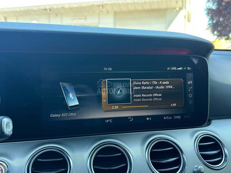 Mercedes Benz E 220 