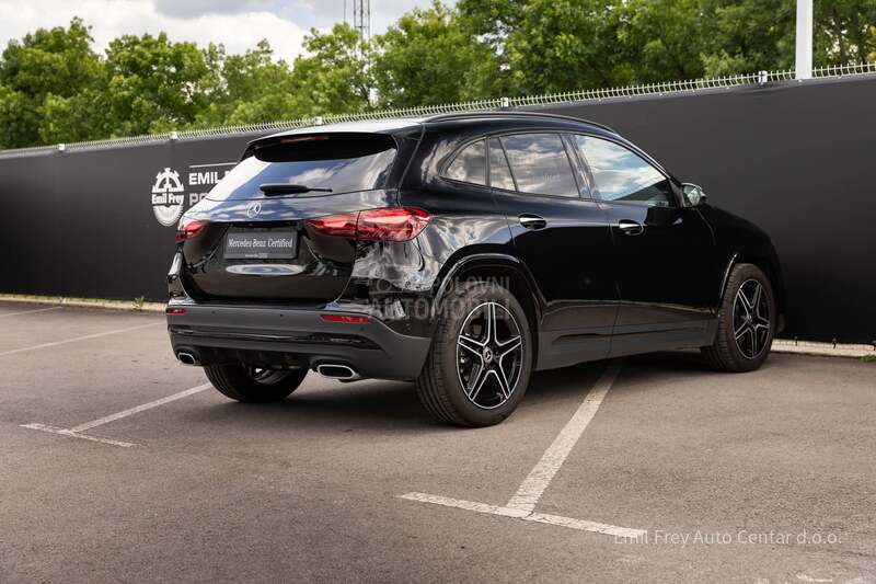 Mercedes Benz GLA 180 D