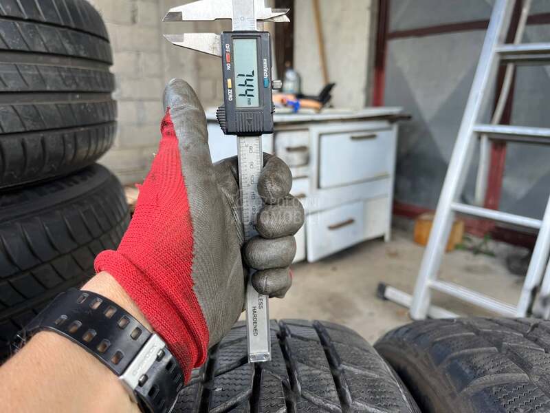 Hankook 205/60 R16 Zimska