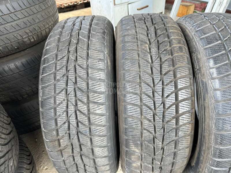 Hankook 205/60 R16 Zimska