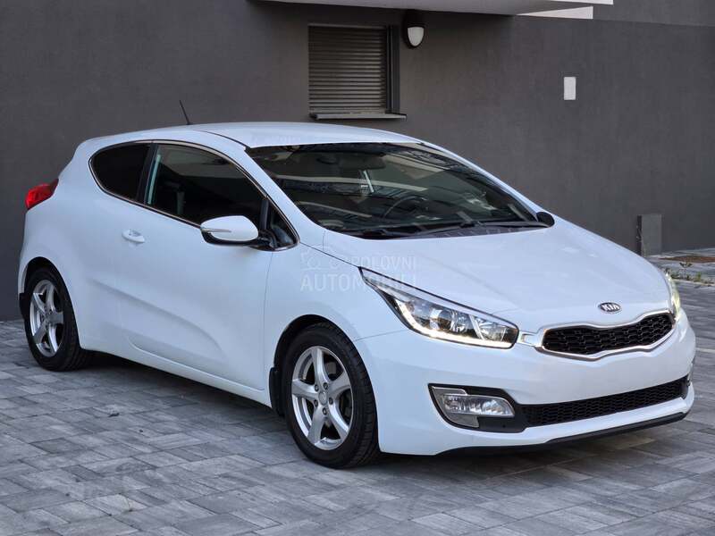 Kia pro_cee`d 1.6  CRDi EXCLUSIVE