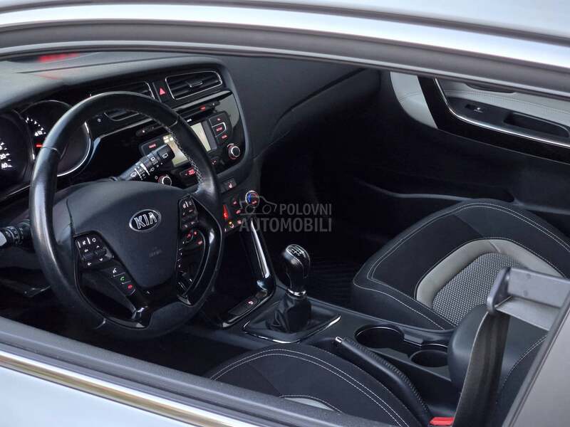 Kia pro_cee`d 1.6  CRDi EXCLUSIVE