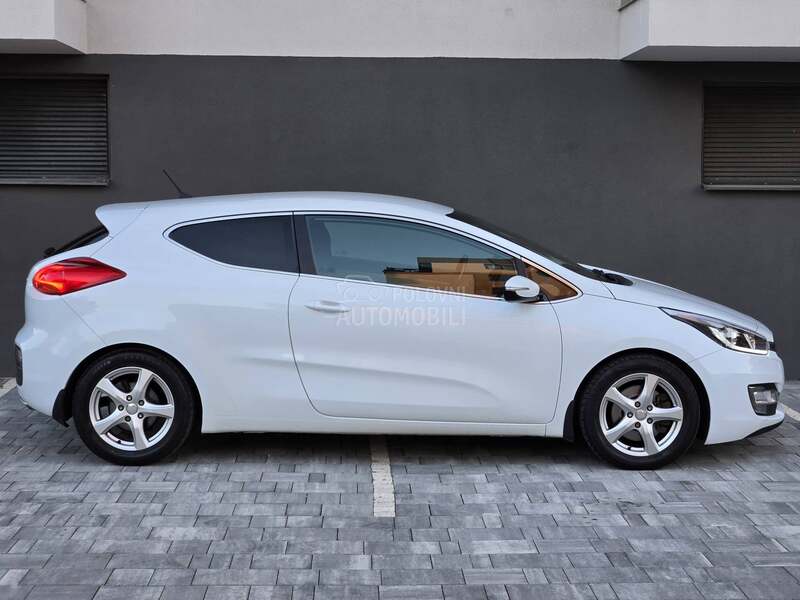 Kia pro_cee`d 1.6  CRDi EXCLUSIVE